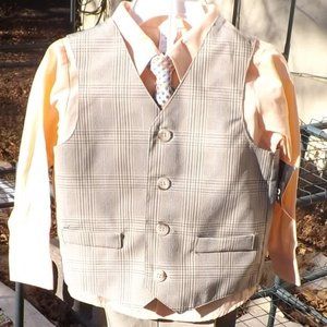 NWT 4 Piece Suit Set w/ Vest, Tie, Shirt, & Pants